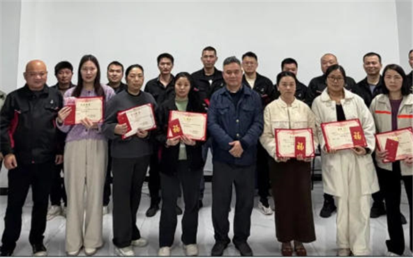 以奮斗者為本，與卓越者同行  | 2025年度優秀員工頒獎儀式